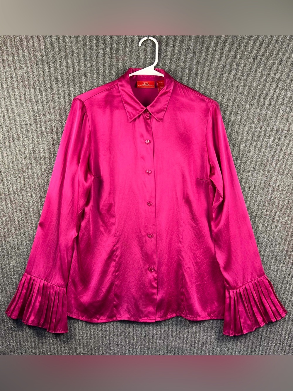 Oscar by Oscar de la Renta Blouse Size 10 Fuschia Pleated Cuffs 100% Silk